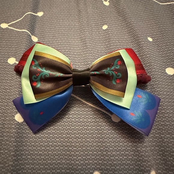 Disney Accessories - Frozen ❄️ Hair Bow